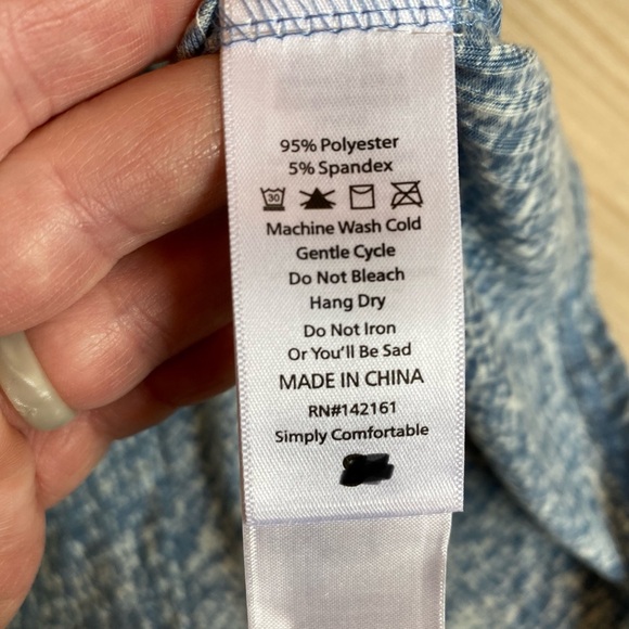 3/ 30 Lularoe Stephanie top - Picture 3 of 5